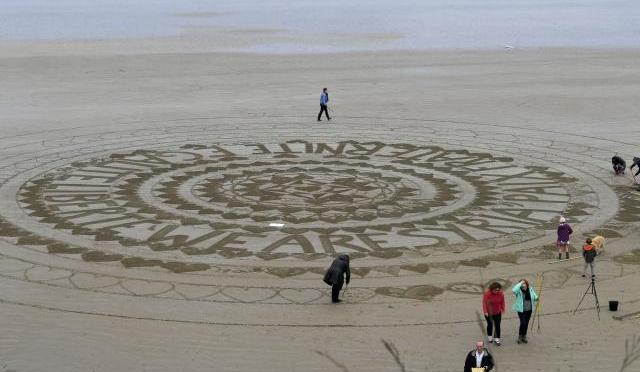 The Plage du Ris a canvas for solidarity